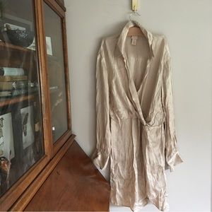 • SOLD • 🍂3/$25🍂 H&M Satin Twist Front Tunic Dress